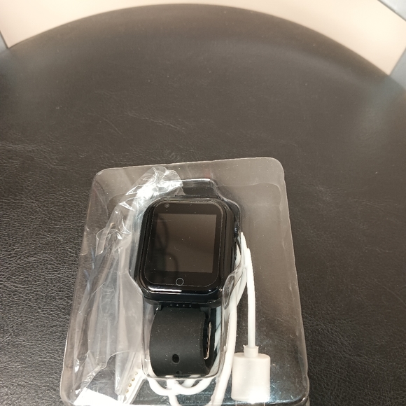 CJC Kids Smart Watch - Picture 2 of 5